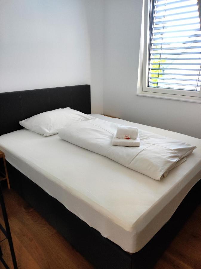 Luxurioeses Penthouse Mit Blick Auf Die Uno-City Und Dem Kaiserwasser. 3Schlafzimmer, 2 Baeder, Privat Lift Ins Apartment เวียนนา ภายนอก รูปภาพ