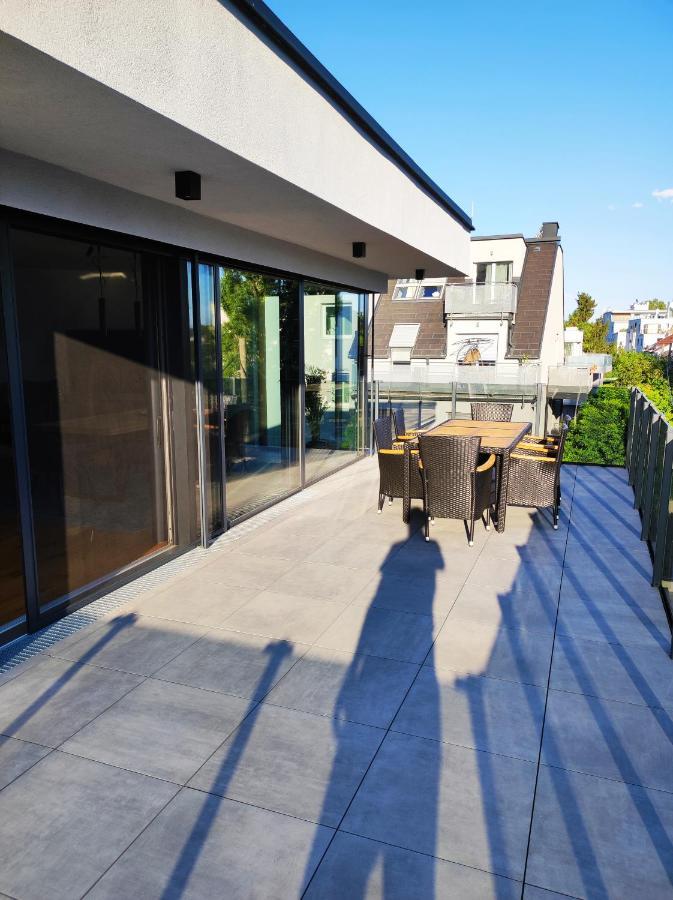 Luxurioeses Penthouse Mit Blick Auf Die Uno-City Und Dem Kaiserwasser. 3Schlafzimmer, 2 Baeder, Privat Lift Ins Apartment เวียนนา ภายนอก รูปภาพ