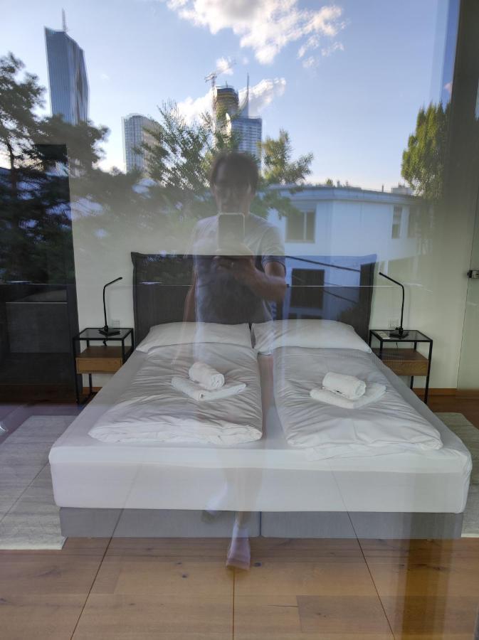 Luxurioeses Penthouse Mit Blick Auf Die Uno-City Und Dem Kaiserwasser. 3Schlafzimmer, 2 Baeder, Privat Lift Ins Apartment เวียนนา ภายนอก รูปภาพ