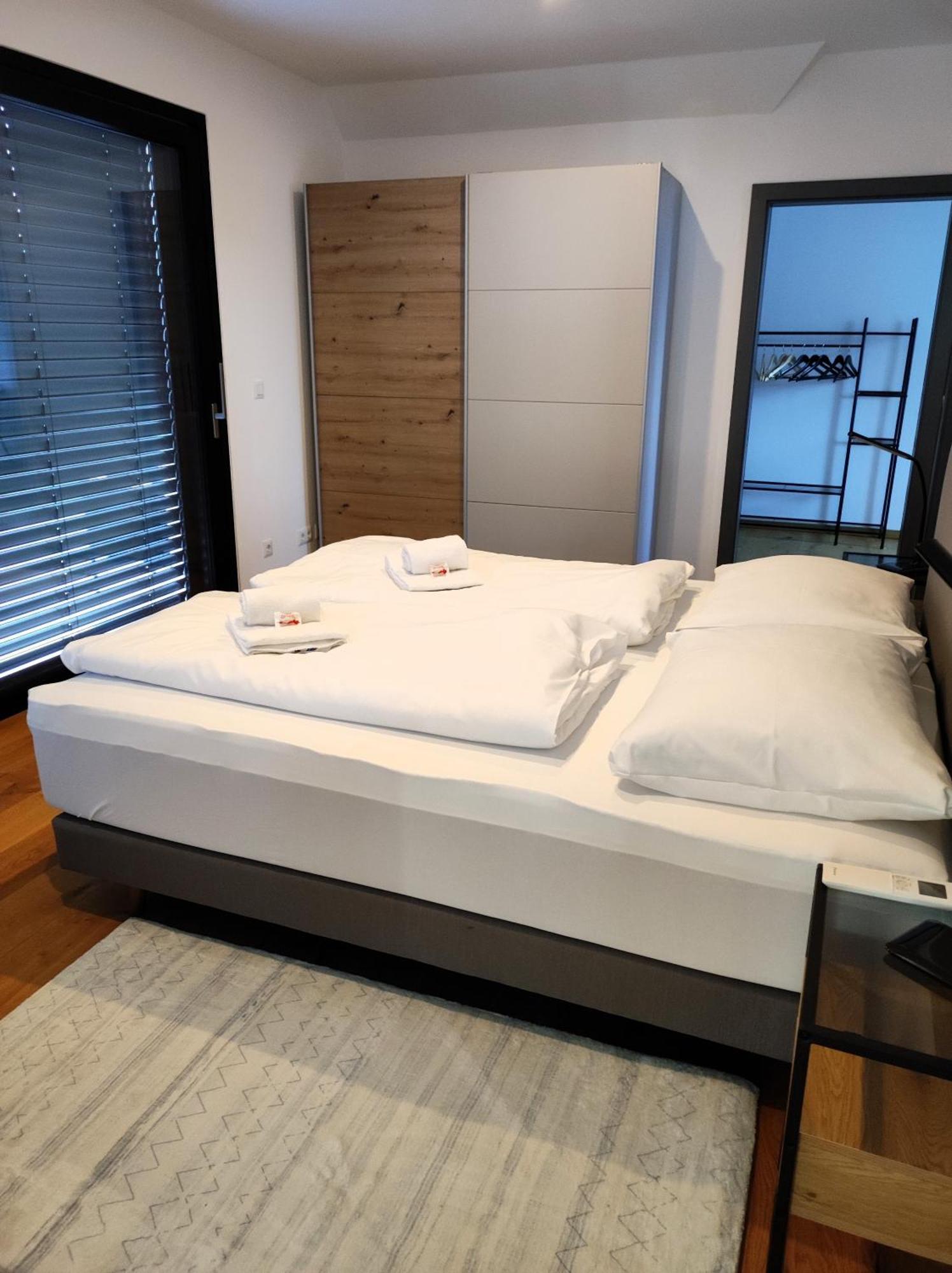 Luxurioeses Penthouse Mit Blick Auf Die Uno-City Und Dem Kaiserwasser. 3Schlafzimmer, 2 Baeder, Privat Lift Ins Apartment เวียนนา ภายนอก รูปภาพ
